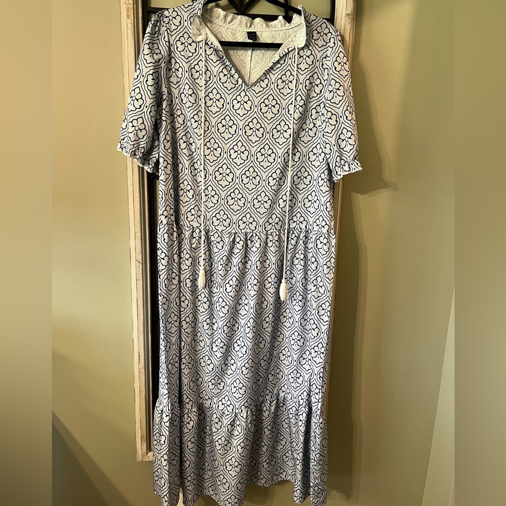 SHEIN Elegant Blue and White Patterned Dress